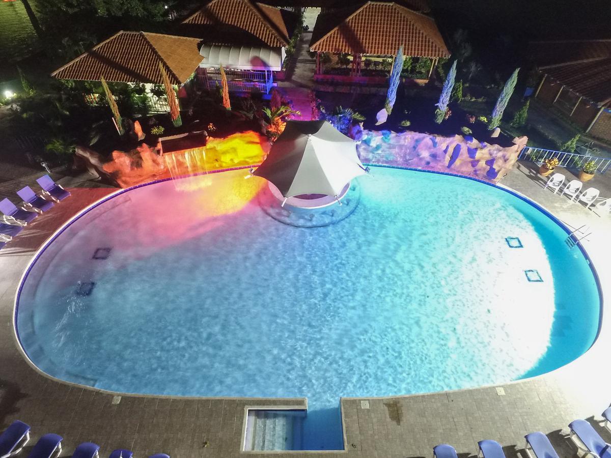 Hotel Campestre Tardes Calenas Yumbo Buitenkant foto