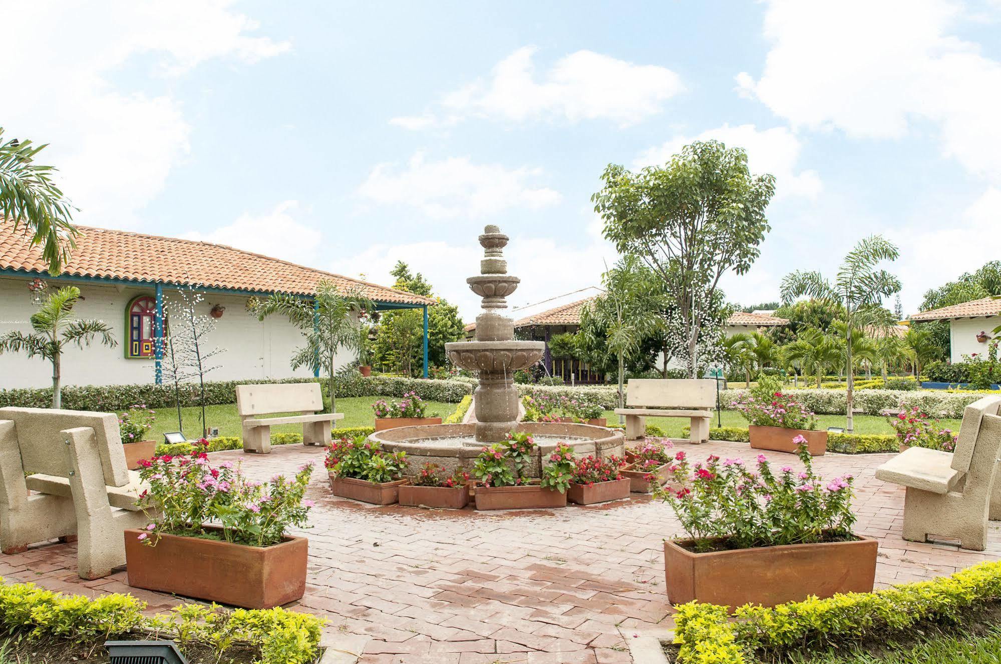 Hotel Campestre Tardes Calenas Yumbo Buitenkant foto